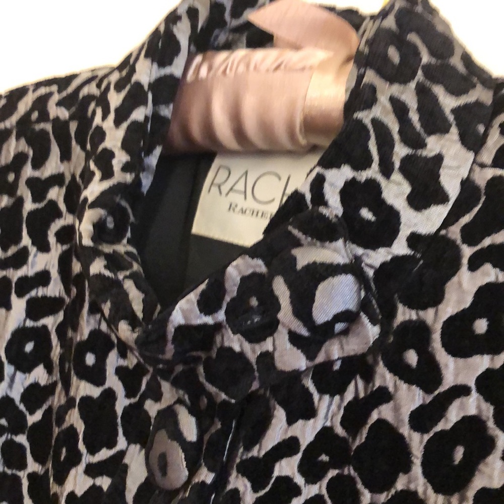 Coat . Leopard Print. - image 2